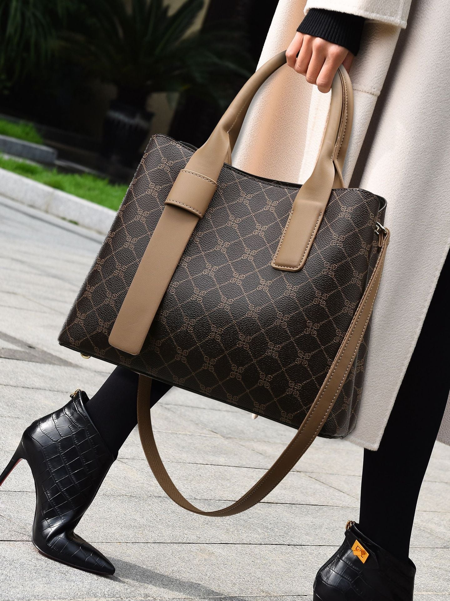 NNEDSZ Off White And Brown Retro Fashion Handbag - Elegant Tote with Large Capacity for Work and Daily Use